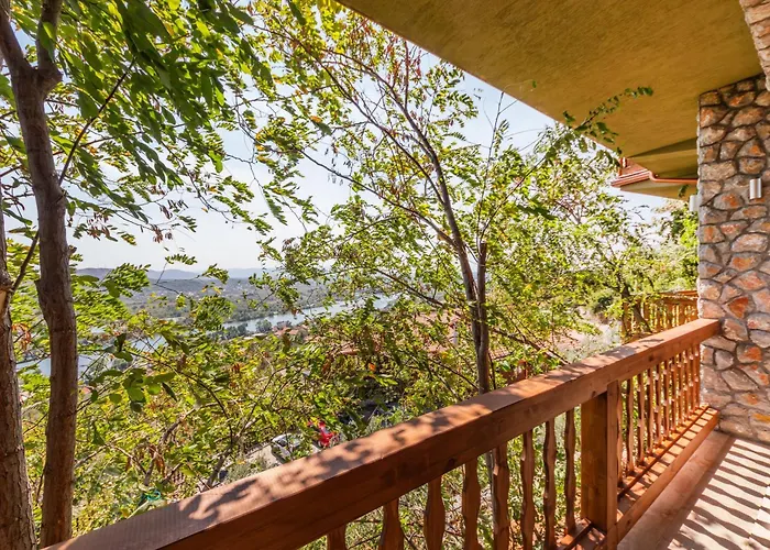 Nature House 3* Canaj